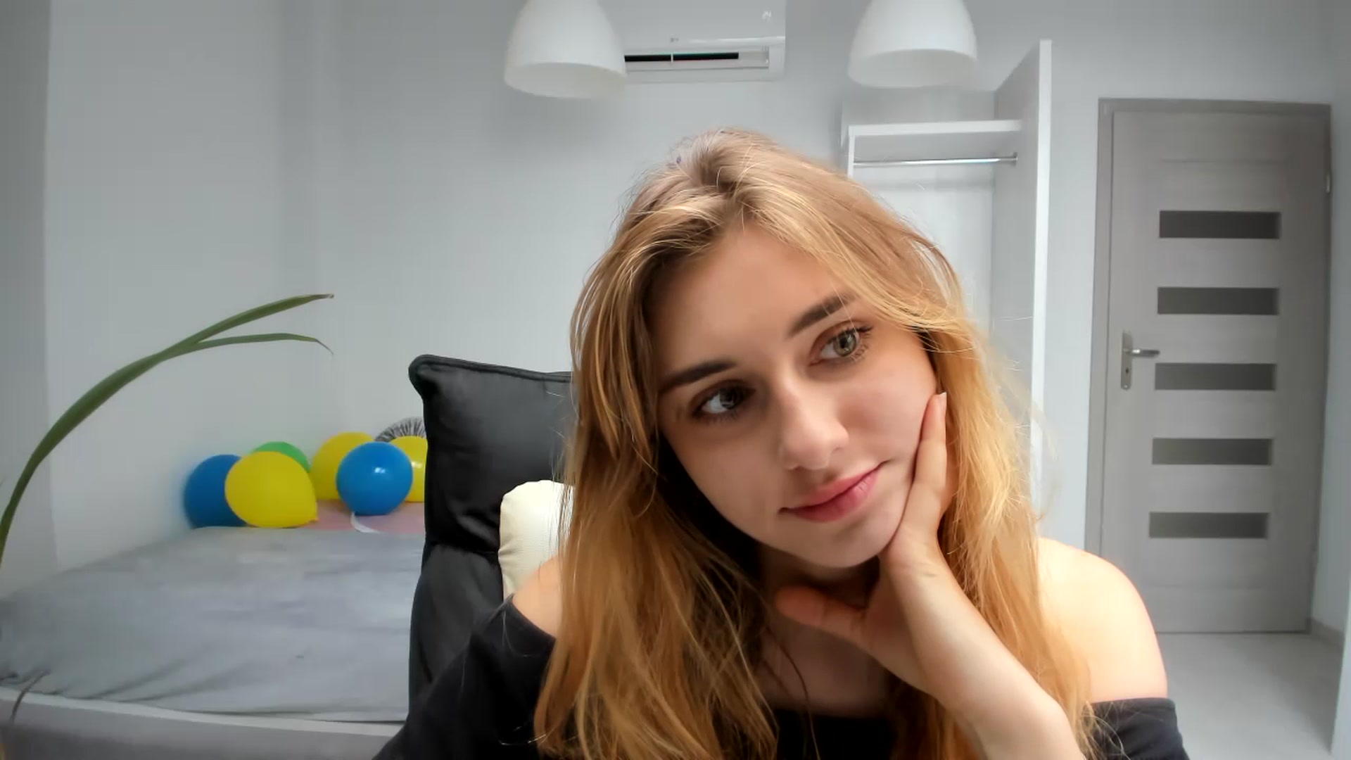 Gallery image thumbnail from Takanori_'s myfreecams stream on, 07/17/2023, 15:14 image 14 of 20