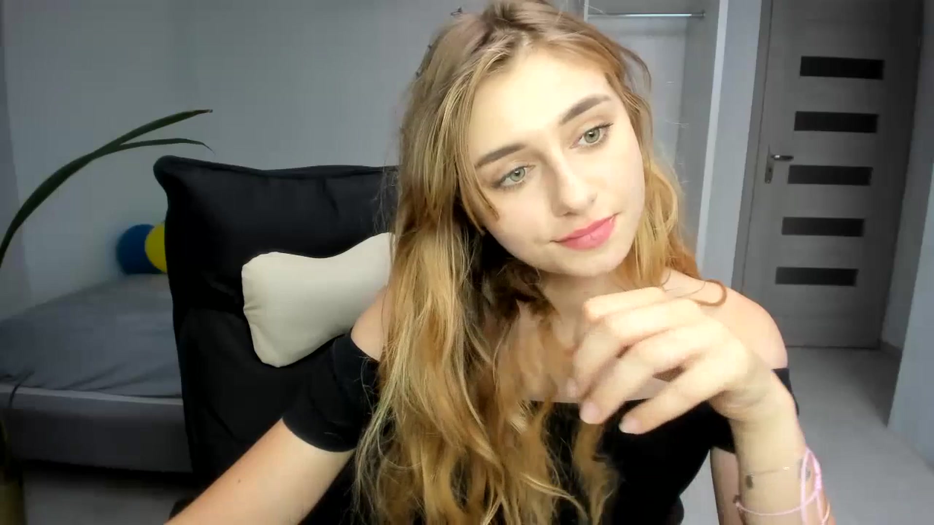 Gallery image thumbnail from Takanori_'s myfreecams stream on, 07/17/2023, 16:50 image 8 of 20