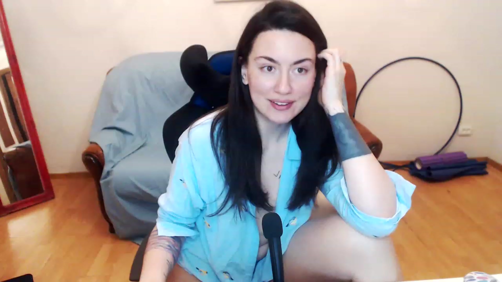 Gallery image thumbnail from Takemecloser's myfreecams stream on, 05/22/2023, 08:47 image 5 of 20
