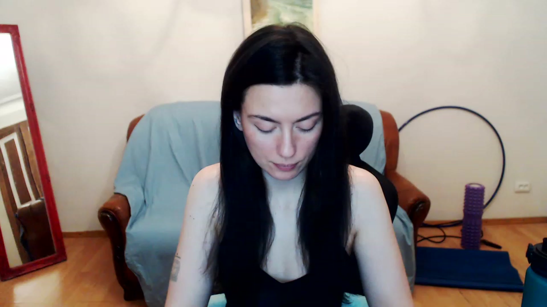 Gallery image thumbnail from Takemecloser's myfreecams stream on, 05/24/2023, 01:02 image 15 of 20