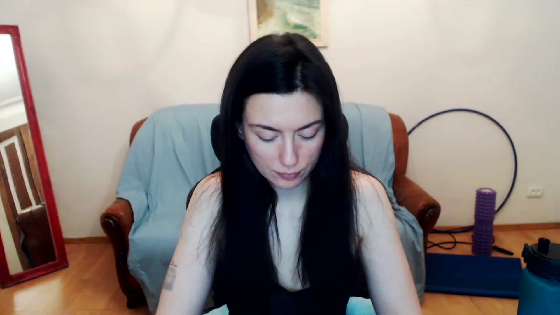 Gallery image thumbnail from Takemecloser's myfreecams stream on, 05/24/2023, 01:02 image 11 of 20