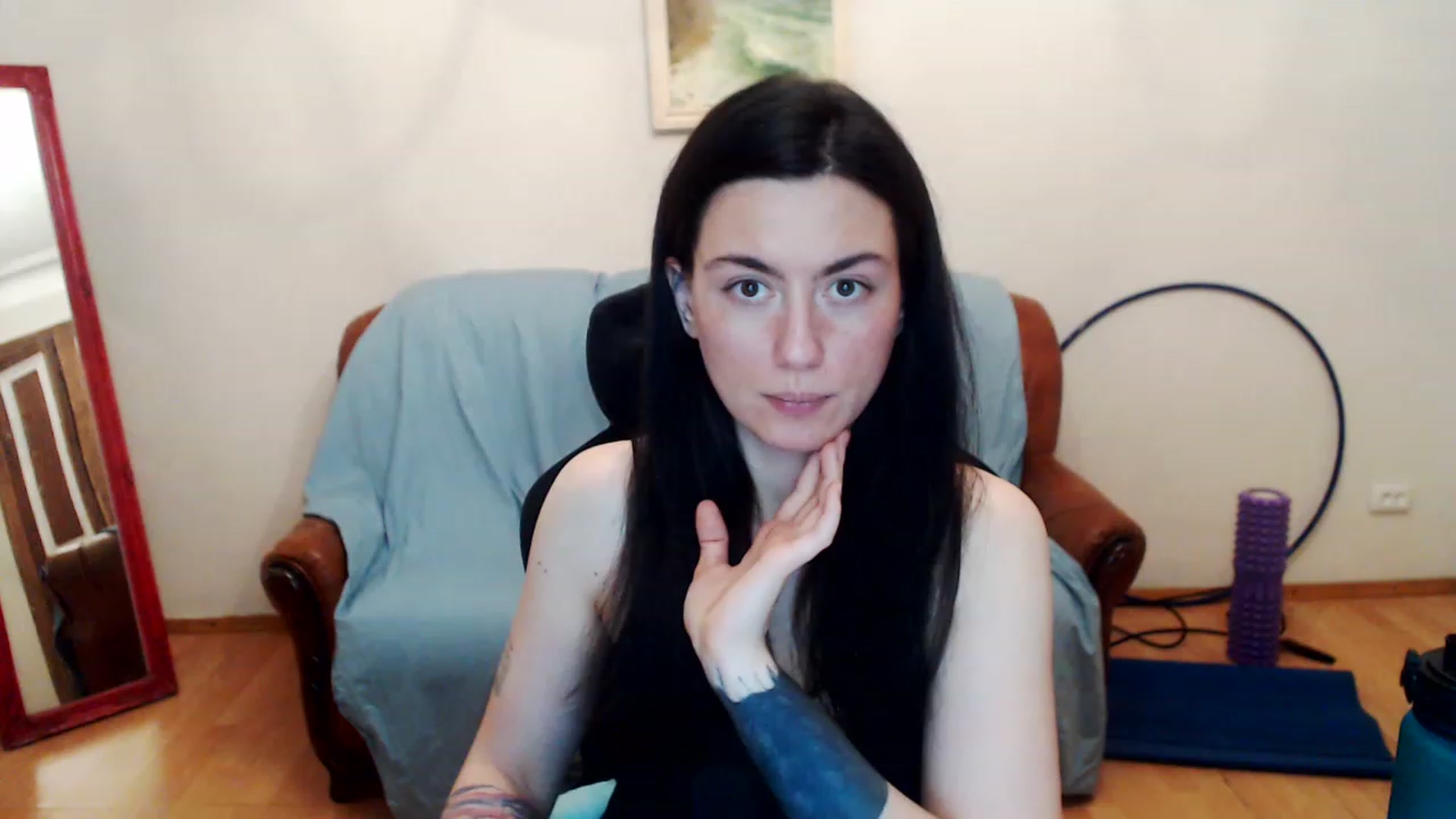 Gallery image thumbnail from Takemecloser's myfreecams stream on, 05/24/2023, 01:02 image 17 of 20