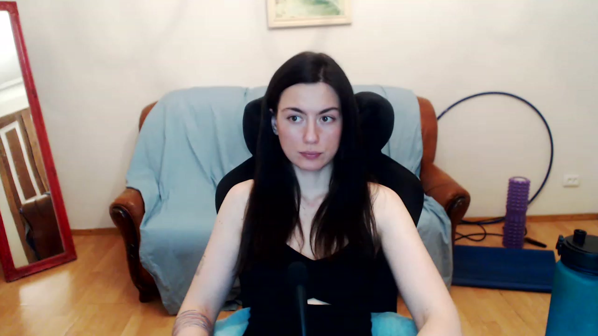Gallery image thumbnail from Takemecloser's myfreecams stream on, 05/24/2023, 01:02 image 8 of 20