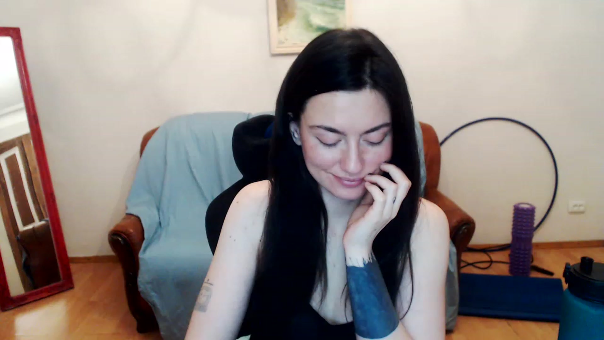 Gallery image thumbnail from Takemecloser's myfreecams stream on, 05/24/2023, 01:02 image 9 of 20