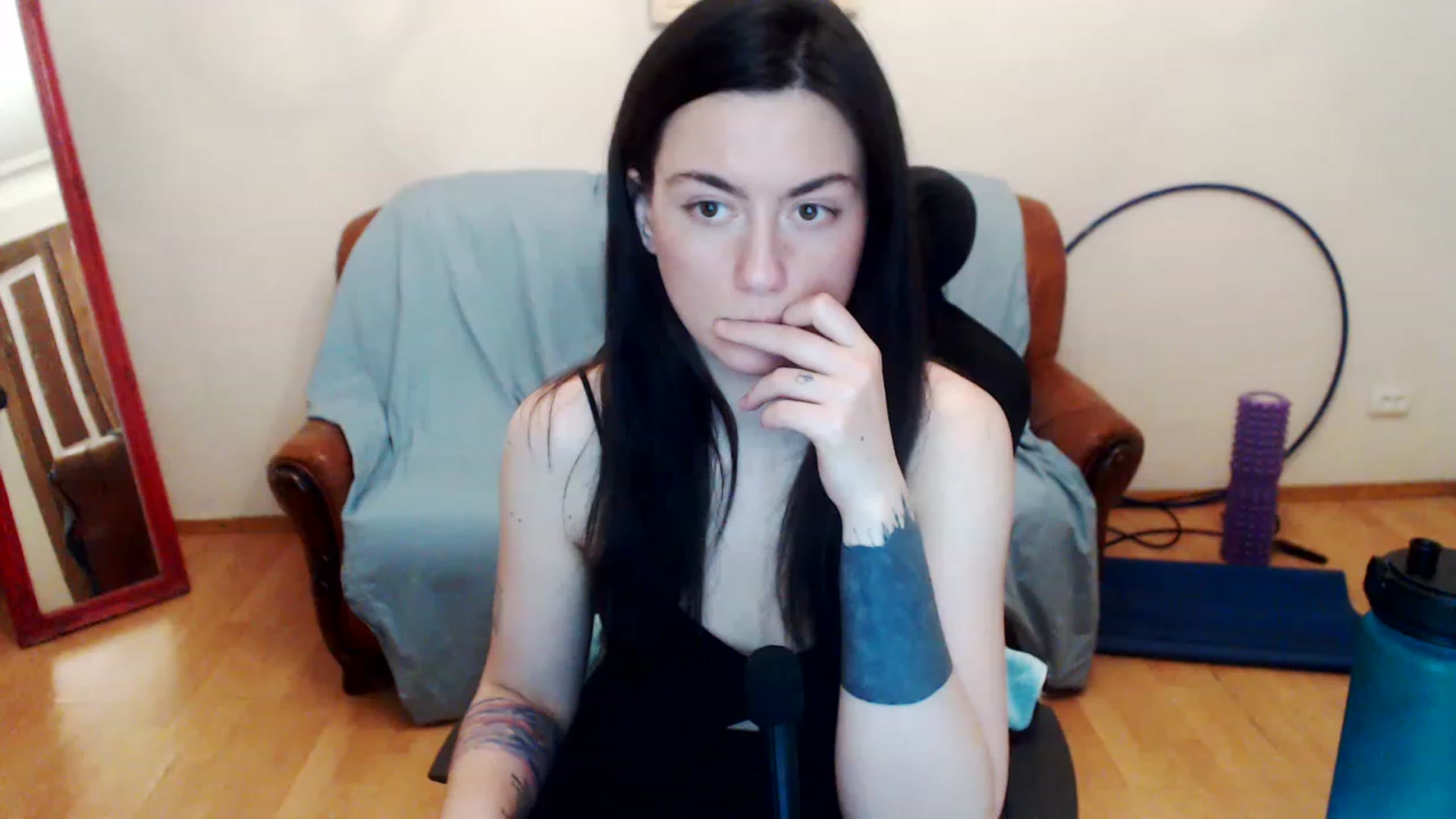 Gallery image thumbnail from Takemecloser's myfreecams stream on, 05/24/2023, 01:02 image 4 of 20