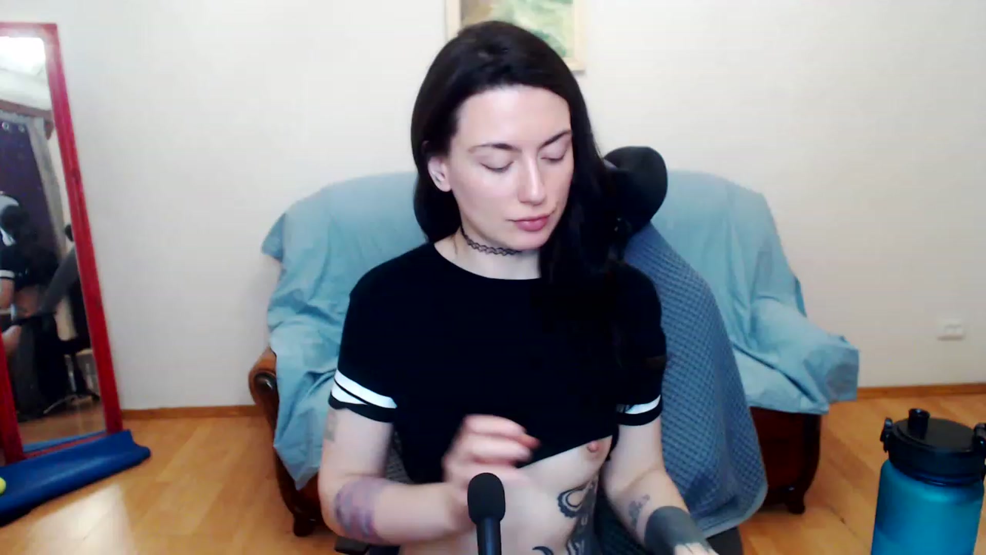 Gallery image thumbnail from Takemecloser's myfreecams stream on, 06/04/2023, 22:03 image 4 of 20