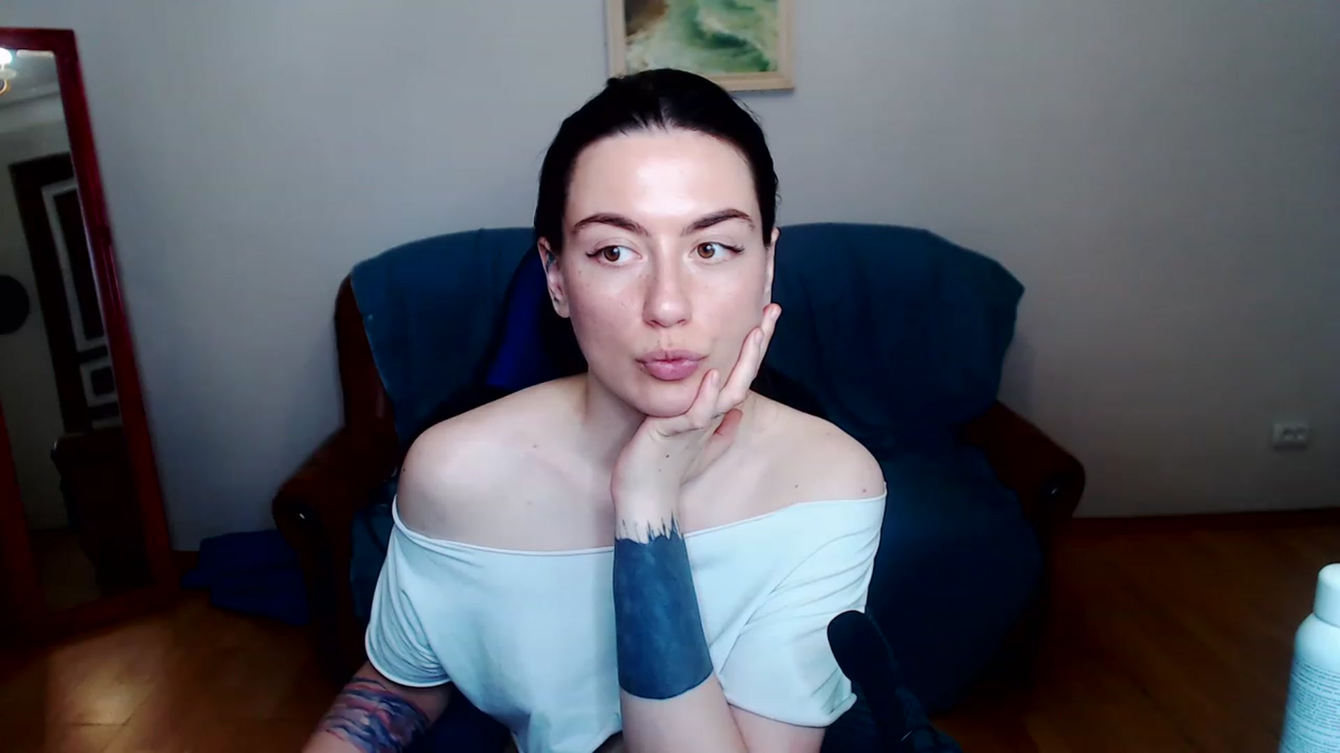 Gallery image thumbnail from Takemecloser's myfreecams stream on, 06/19/2023, 03:44 image 19 of 20