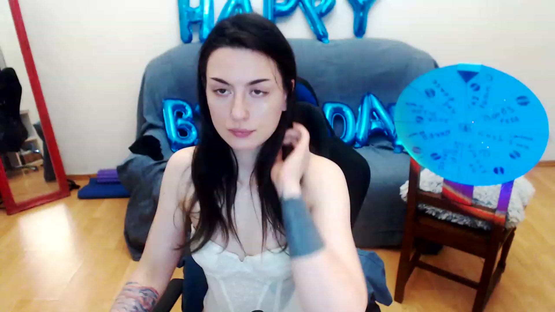 Gallery image thumbnail from Takemecloser's myfreecams stream on, 07/19/2023, 09:25 image 8 of 20