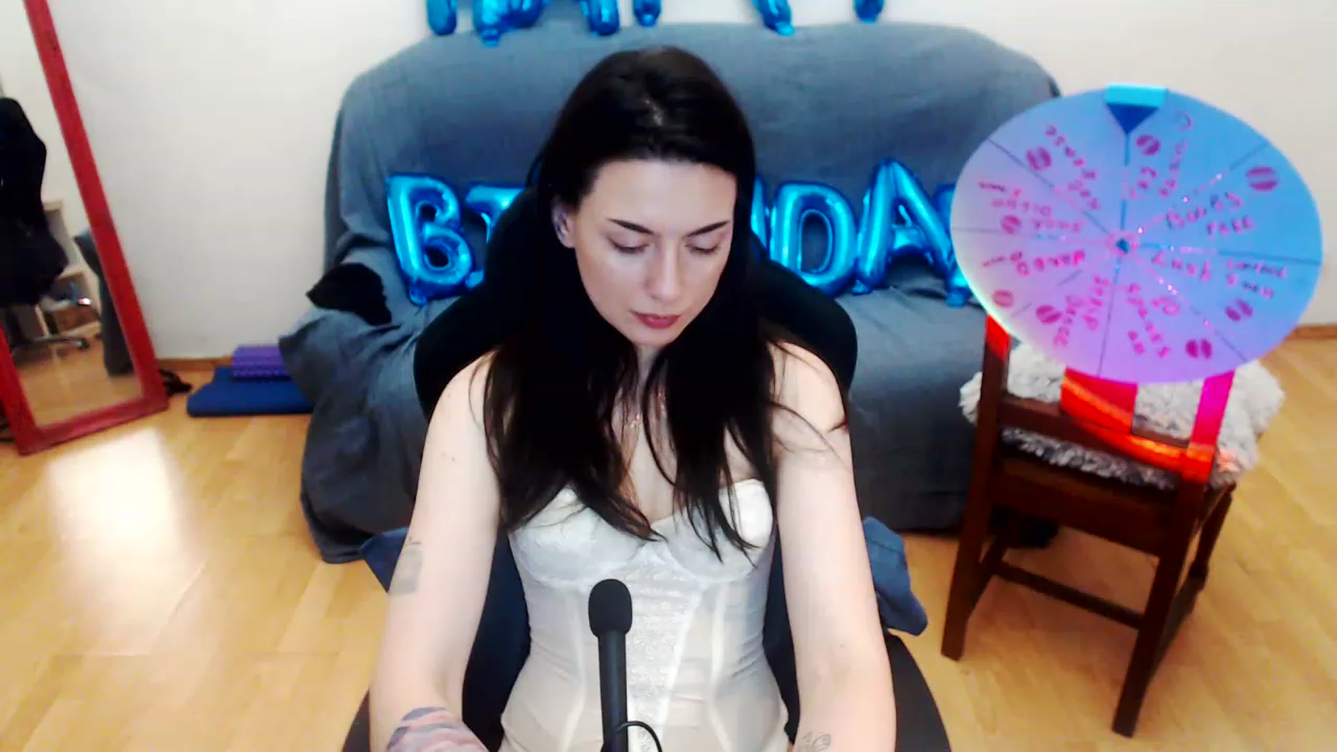 Gallery image thumbnail from Takemecloser's myfreecams stream on, 07/19/2023, 09:25 image 9 of 20