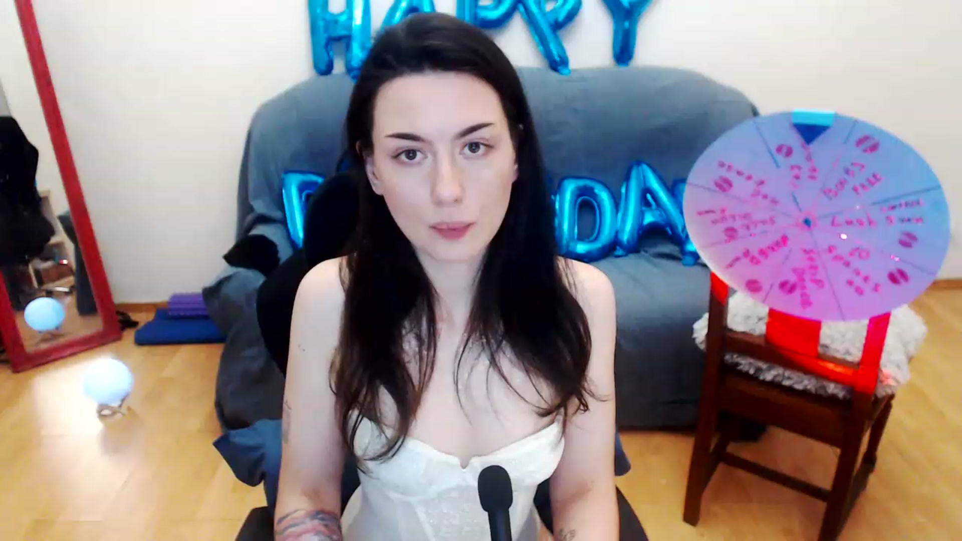Gallery image thumbnail from Takemecloser's myfreecams stream on, 07/19/2023, 09:25 image 4 of 20