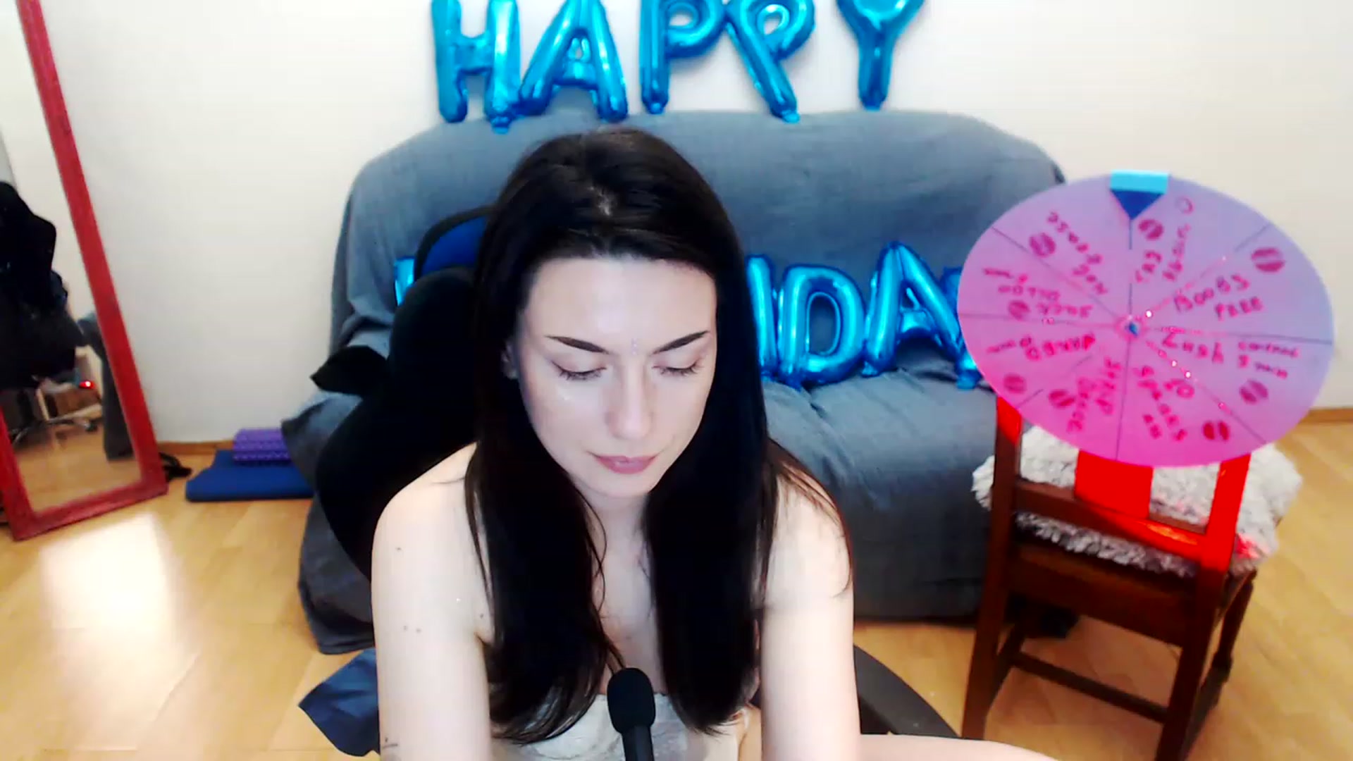 Gallery image thumbnail from Takemecloser's myfreecams stream on, 07/19/2023, 09:25 image 11 of 20