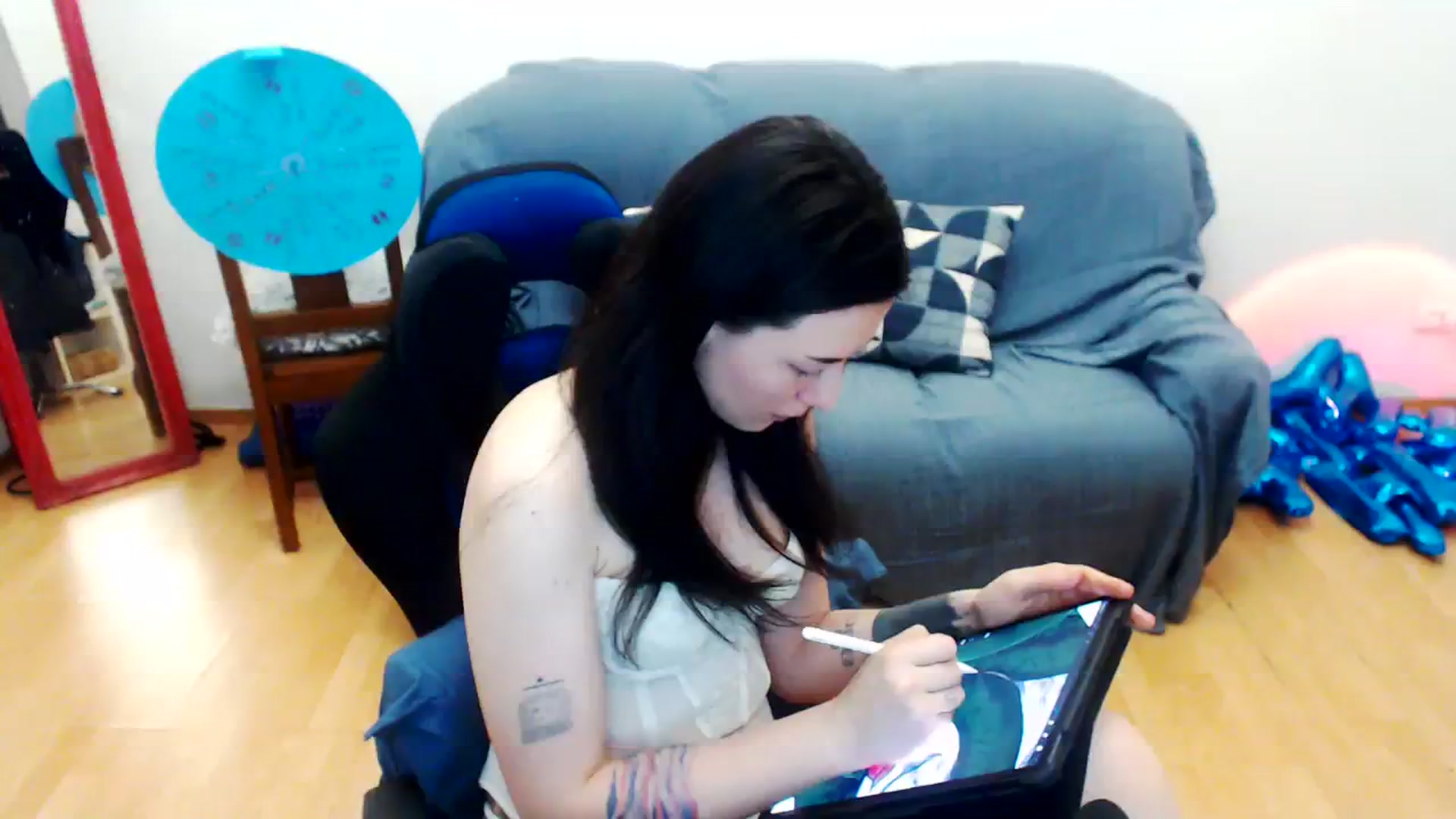 Gallery image thumbnail from Takemecloser's myfreecams stream on, 07/25/2023, 18:39 image 14 of 20