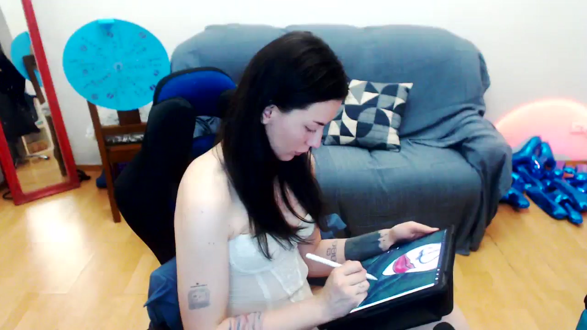 Gallery image thumbnail from Takemecloser's myfreecams stream on, 07/25/2023, 18:39 image 12 of 20