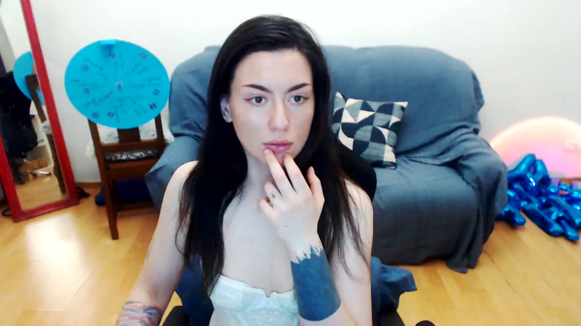 Gallery image thumbnail from Takemecloser's myfreecams stream on, 07/25/2023, 18:39 image 5 of 20