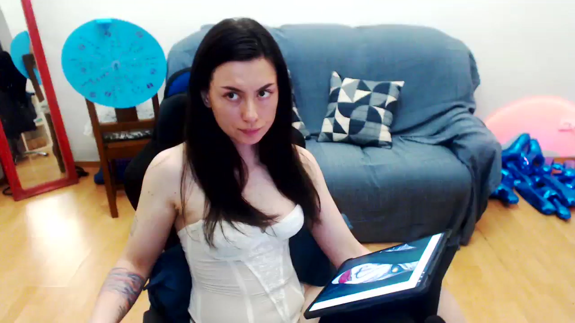 Gallery image thumbnail from Takemecloser's myfreecams stream on, 07/25/2023, 18:39 image 19 of 20