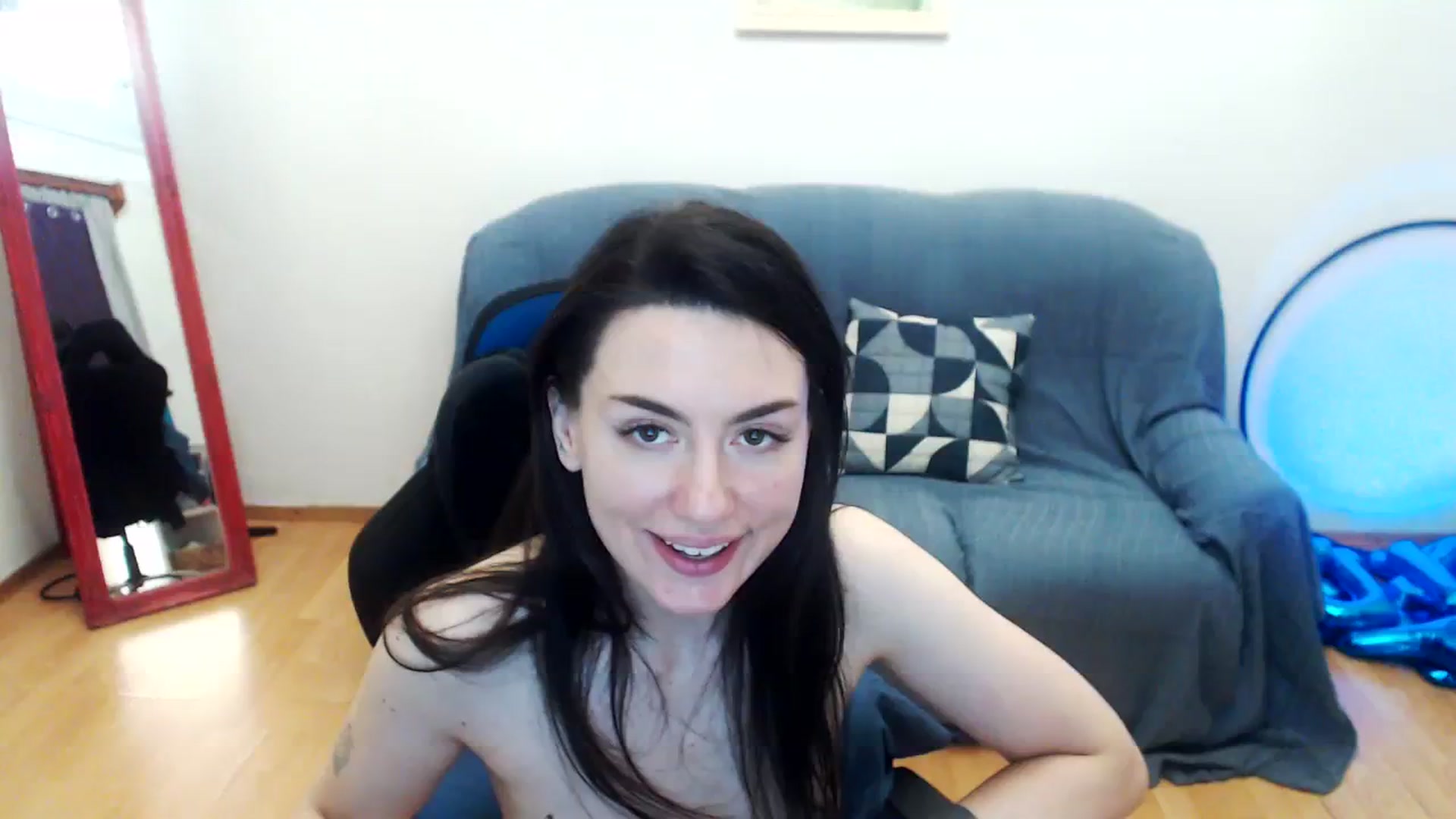 Gallery image thumbnail from Takemecloser's myfreecams stream on, 08/10/2023, 08:24 image 13 of 20