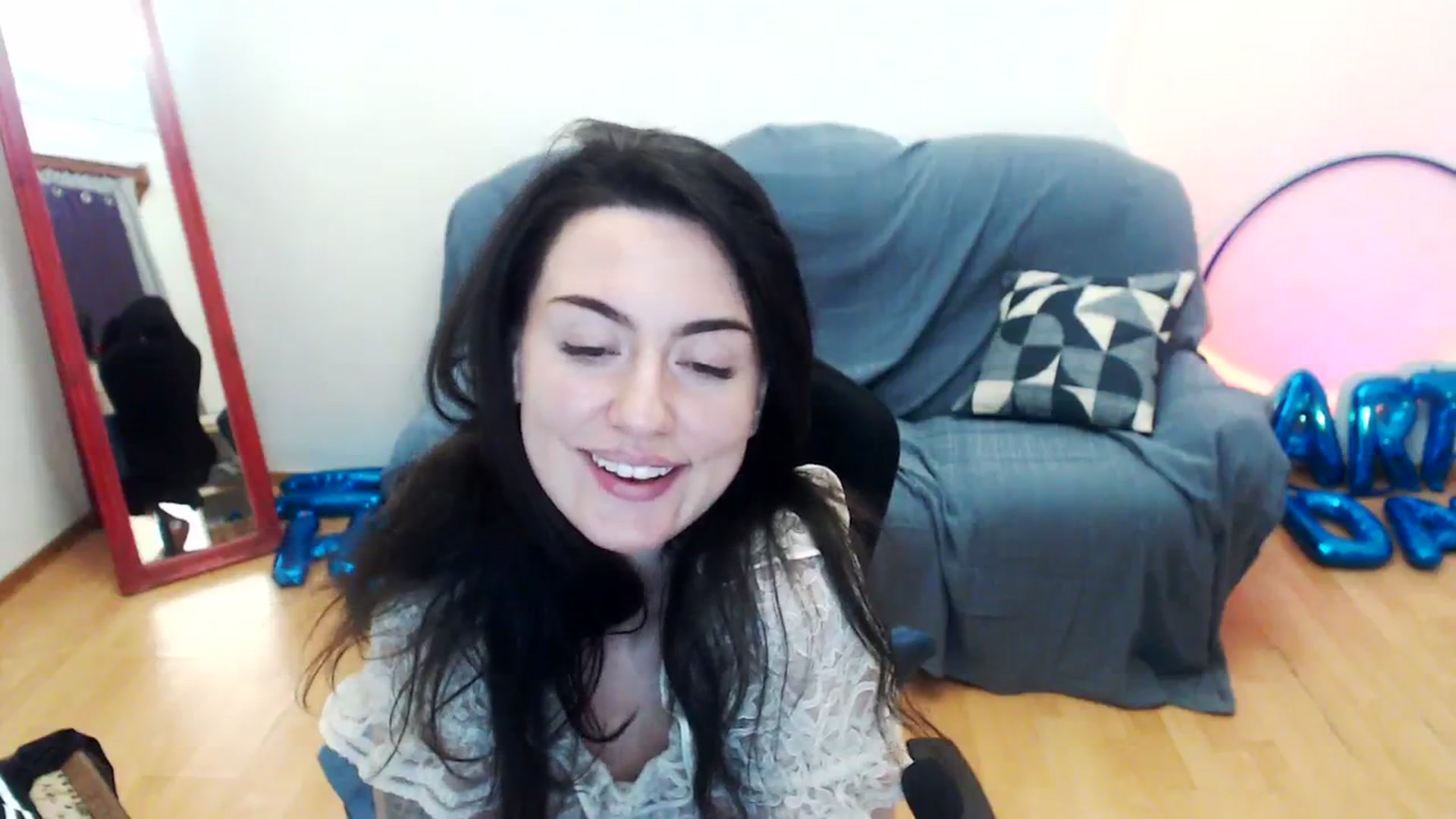 Gallery image thumbnail from Takemecloser's myfreecams stream on, 08/14/2023, 13:07 image 16 of 20