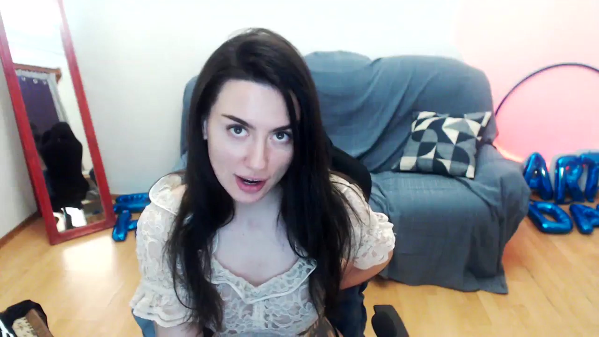 Gallery image thumbnail from Takemecloser's myfreecams stream on, 08/14/2023, 13:07 image 15 of 20