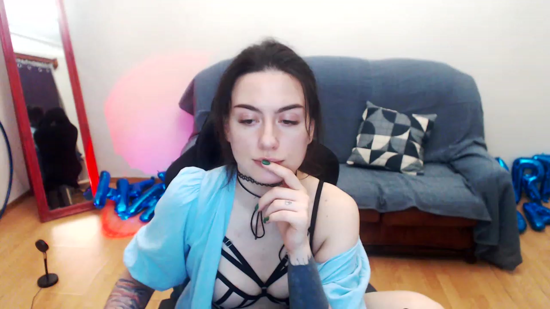 Gallery image thumbnail from Takemecloser's myfreecams stream on, 08/19/2023, 19:22 image 9 of 20
