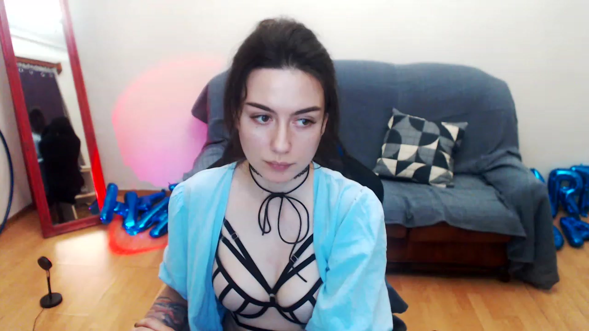 Gallery image thumbnail from Takemecloser's myfreecams stream on, 08/19/2023, 19:22 image 19 of 20