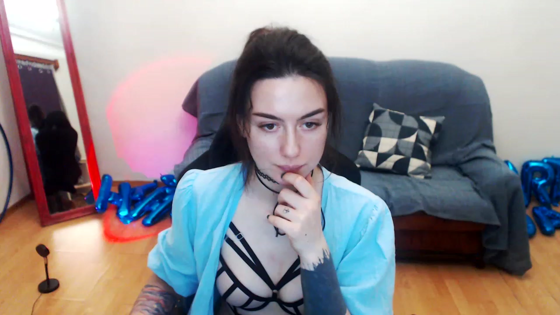 Gallery image thumbnail from Takemecloser's myfreecams stream on, 08/19/2023, 19:22 image 16 of 20
