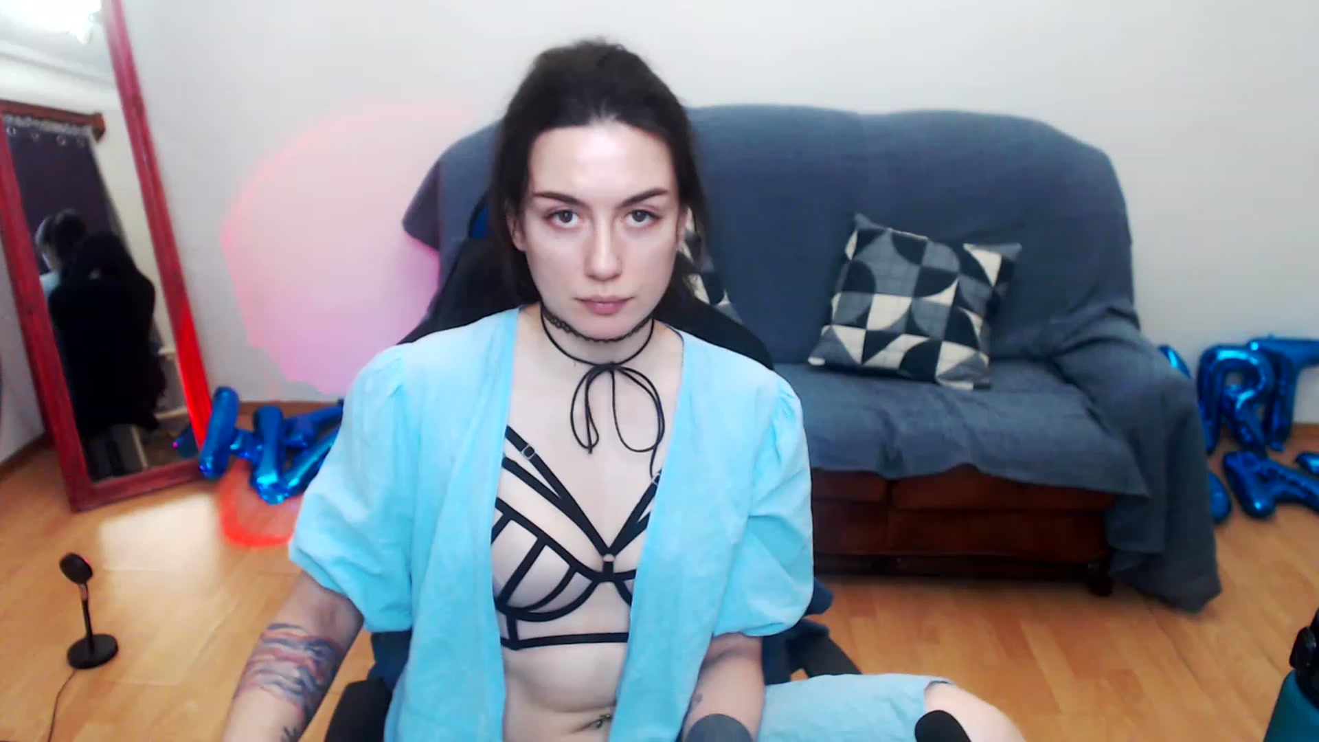 Gallery image thumbnail from Takemecloser's myfreecams stream on, 08/19/2023, 20:44 image 3 of 20