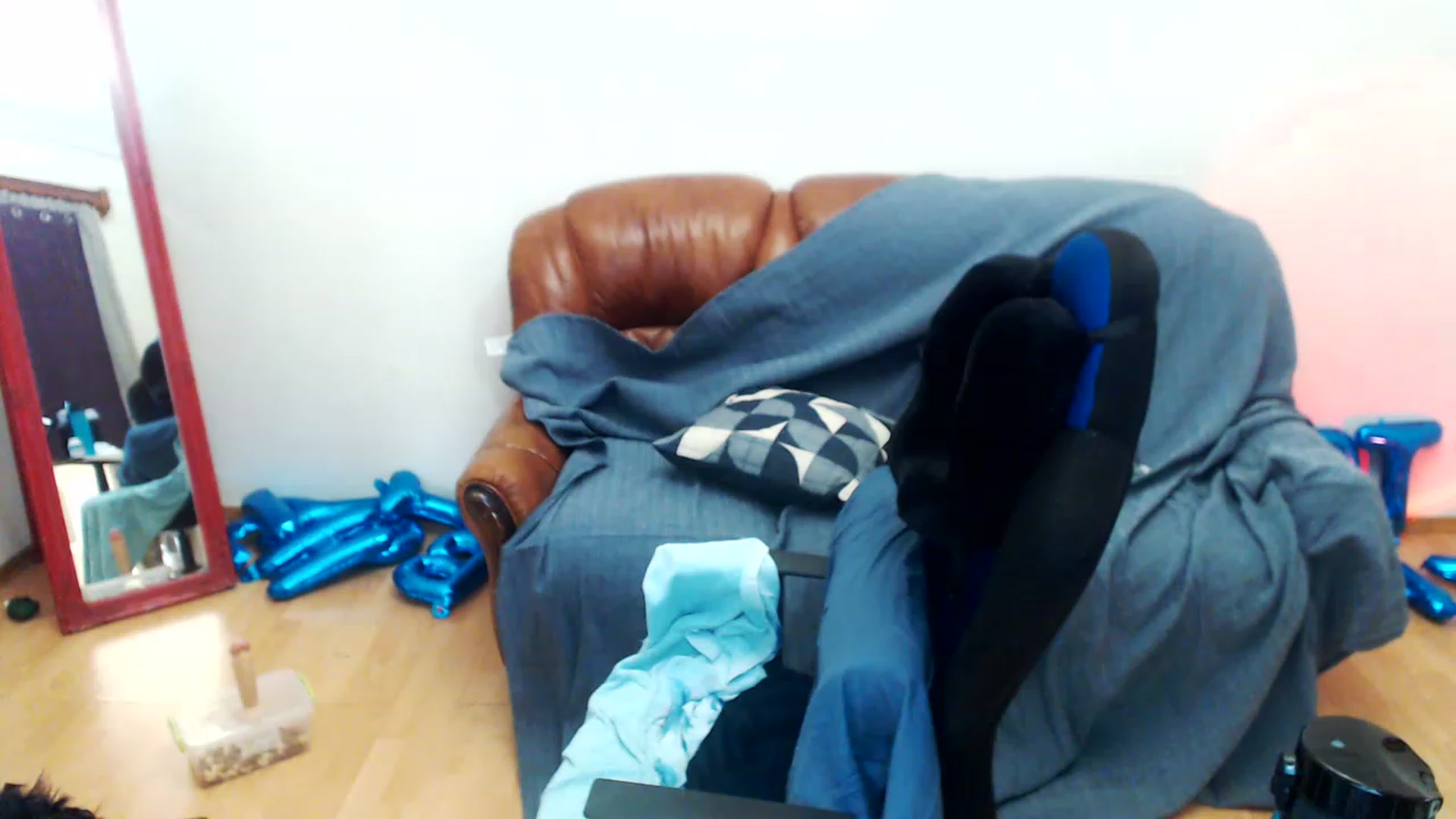 Gallery image thumbnail from Takemecloser's myfreecams stream on, 08/24/2023, 11:21 image 7 of 20