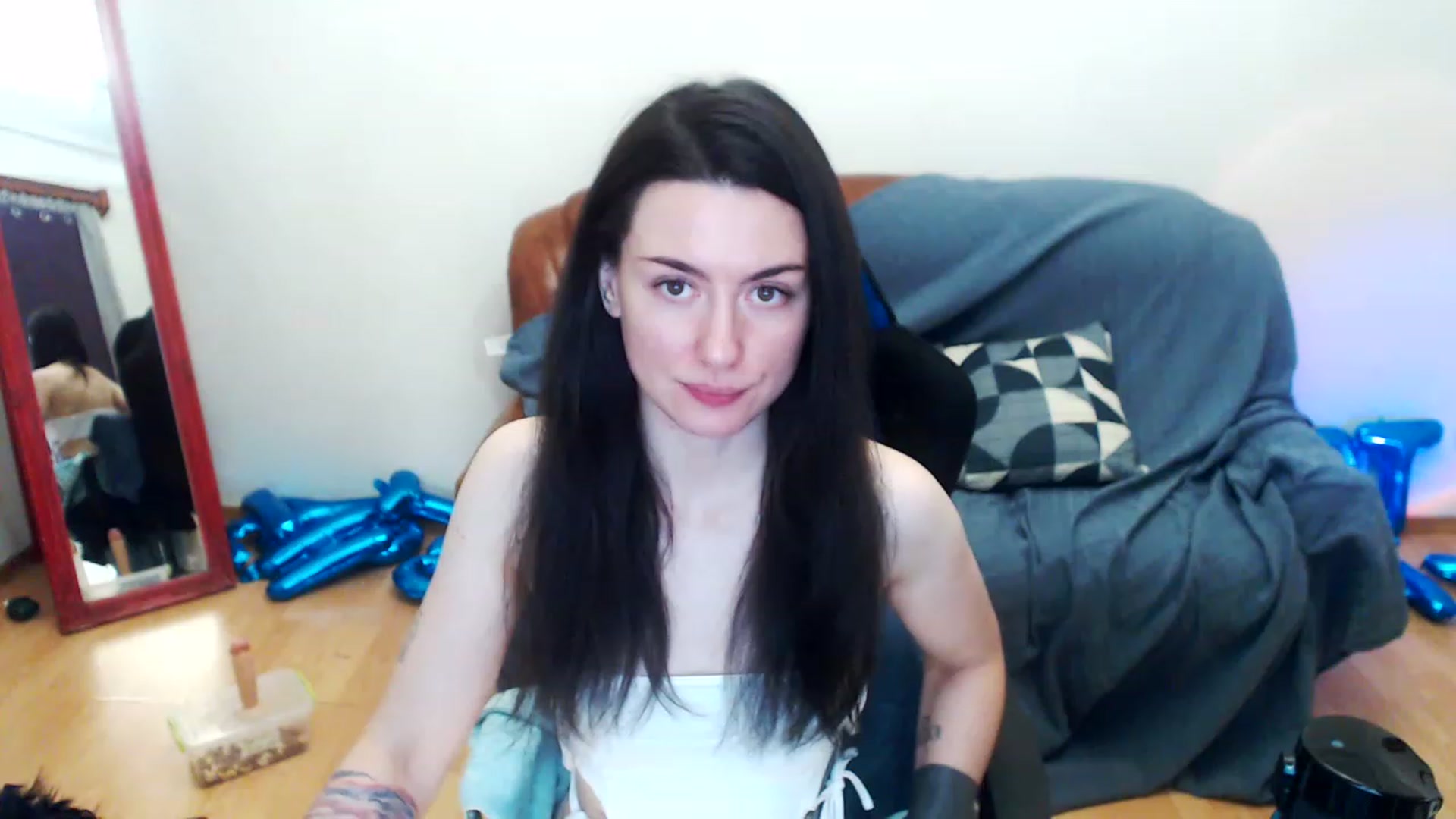 Gallery image thumbnail from Takemecloser's myfreecams stream on, 08/24/2023, 11:21 image 4 of 20