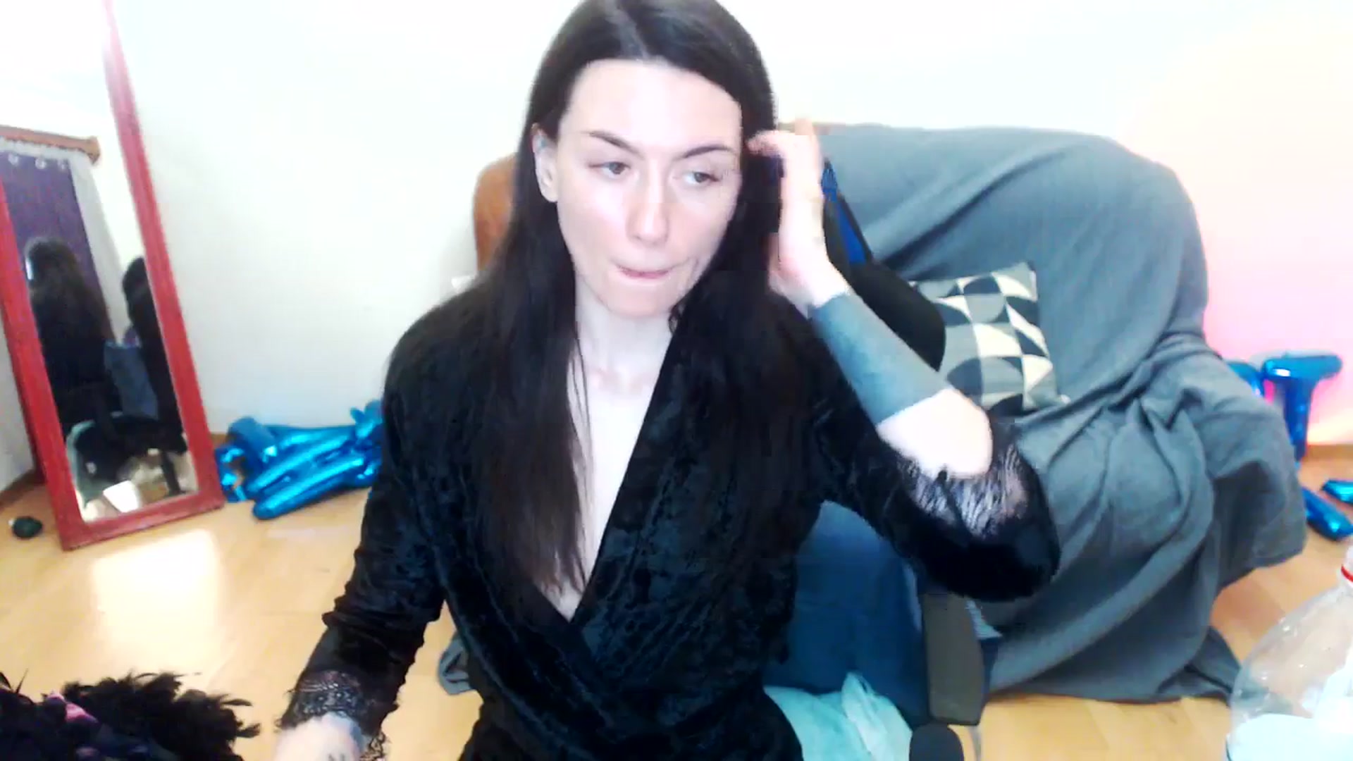 Gallery image thumbnail from Takemecloser's myfreecams stream on, 08/24/2023, 12:08 image 18 of 20