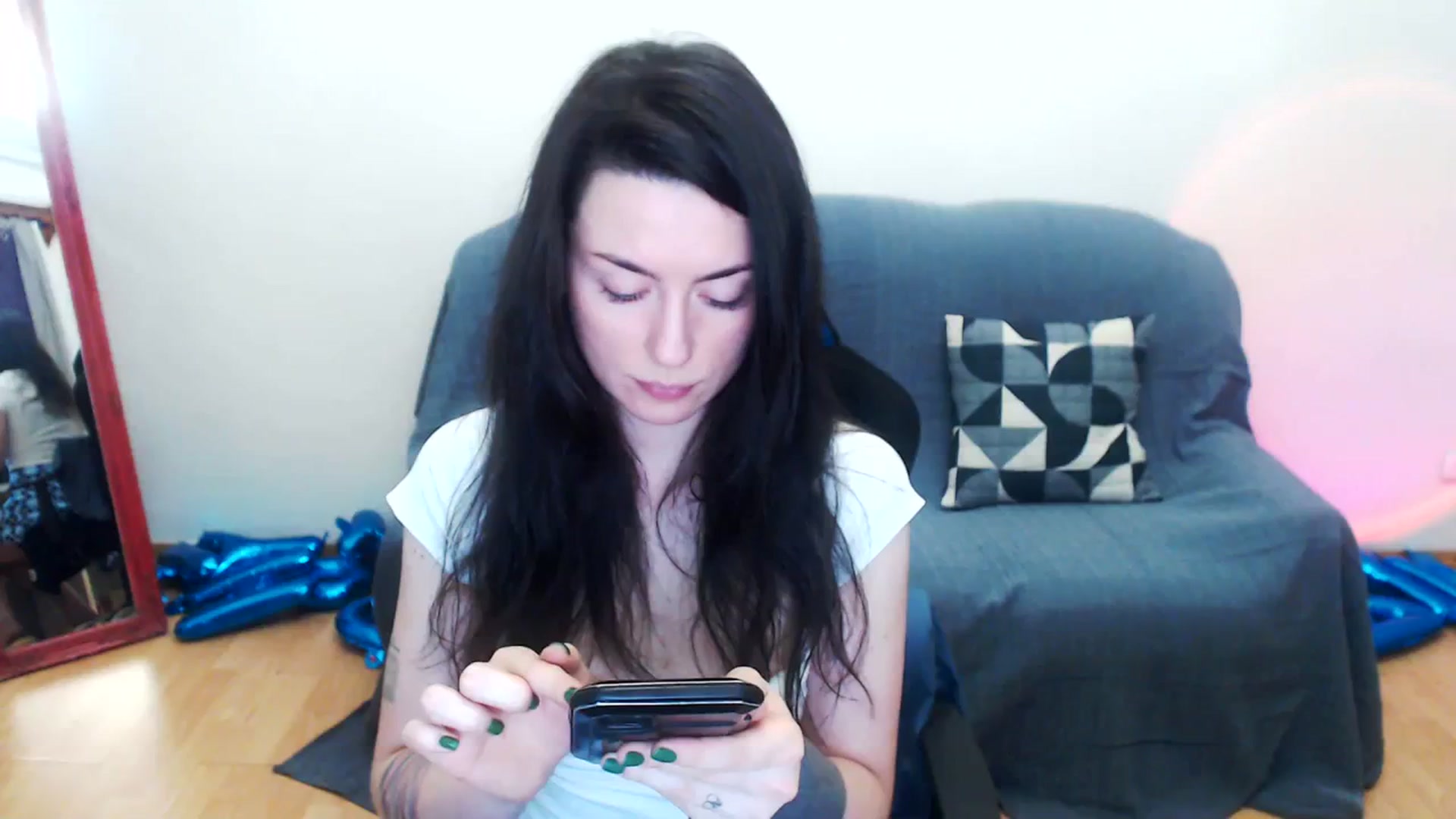 Gallery image thumbnail from Takemecloser's myfreecams stream on, 08/28/2023, 03:27 image 1 of 20