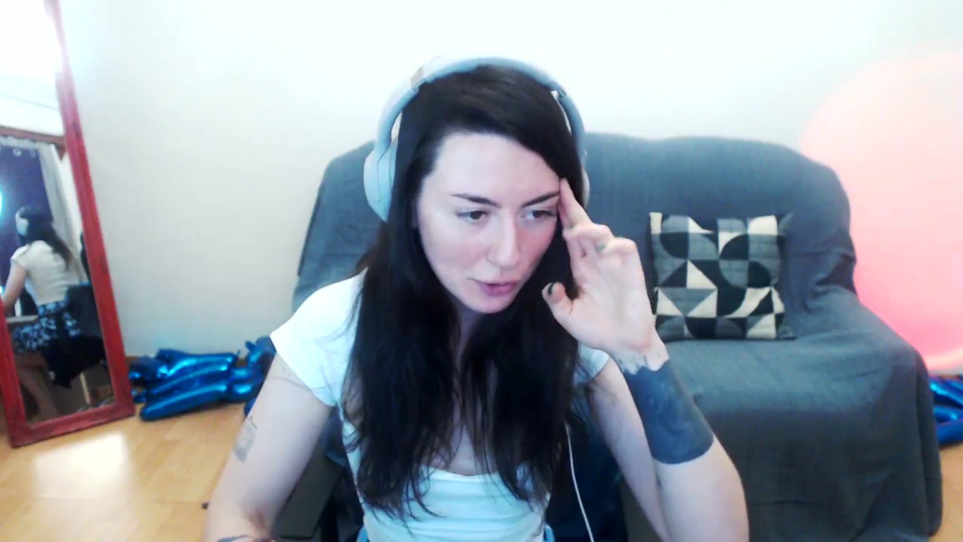 Gallery image thumbnail from Takemecloser's myfreecams stream on, 08/28/2023, 03:27 image 6 of 20