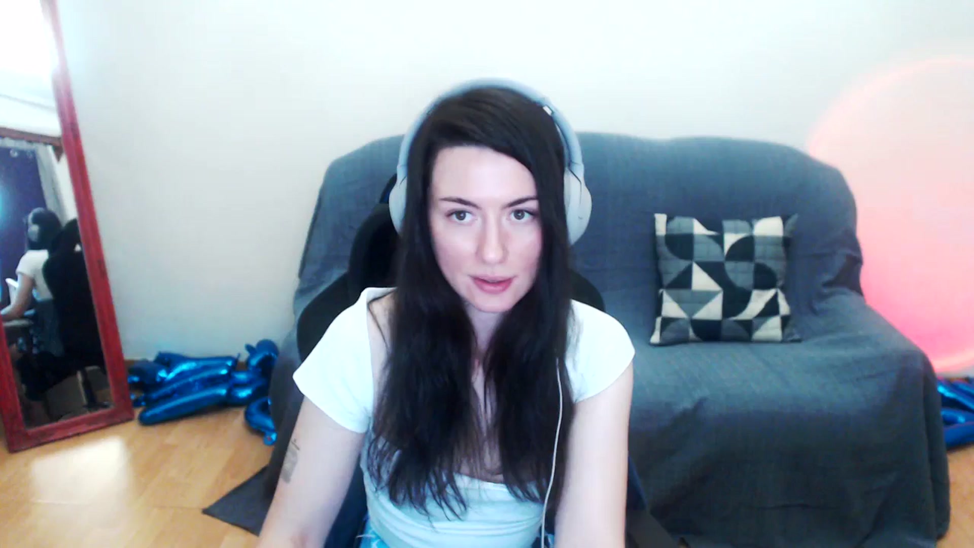 Gallery image thumbnail from Takemecloser's myfreecams stream on, 08/28/2023, 05:24 image 1 of 20