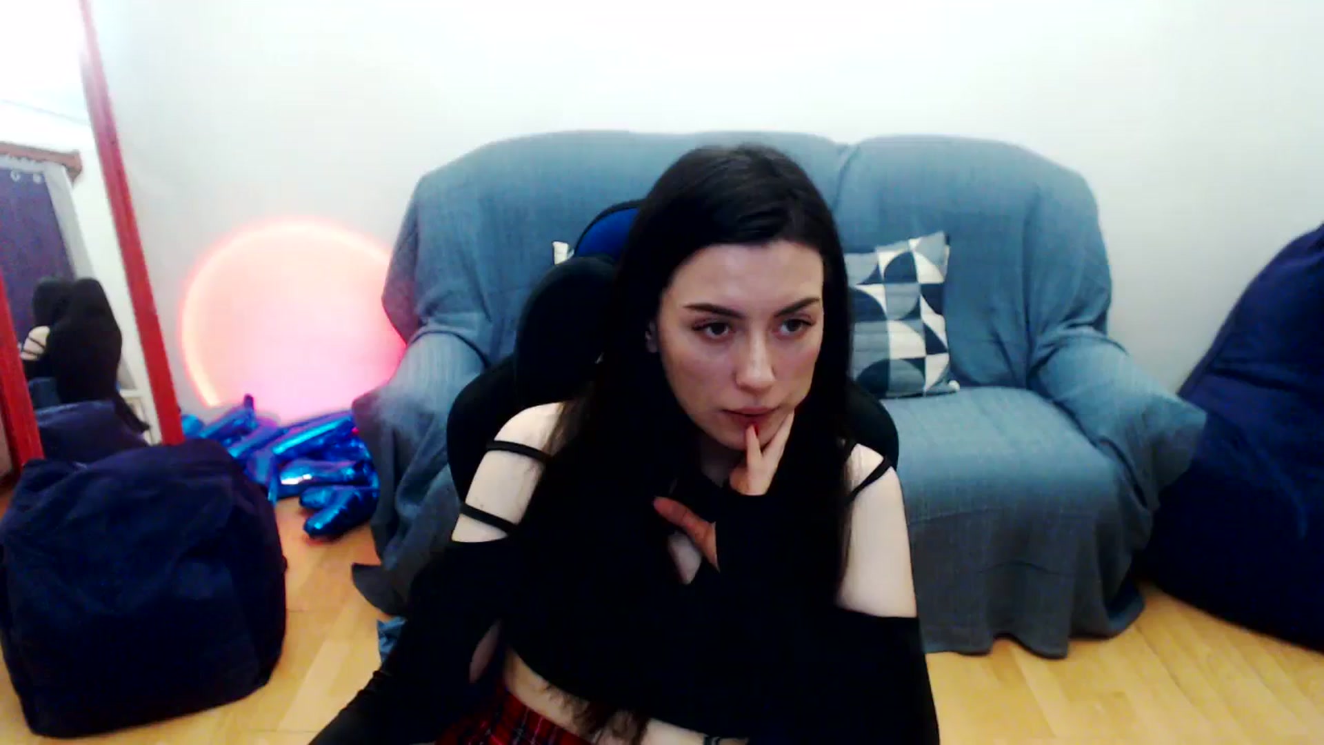 Gallery image thumbnail from Takemecloser's myfreecams stream on, 09/20/2023, 24:53 image 17 of 20