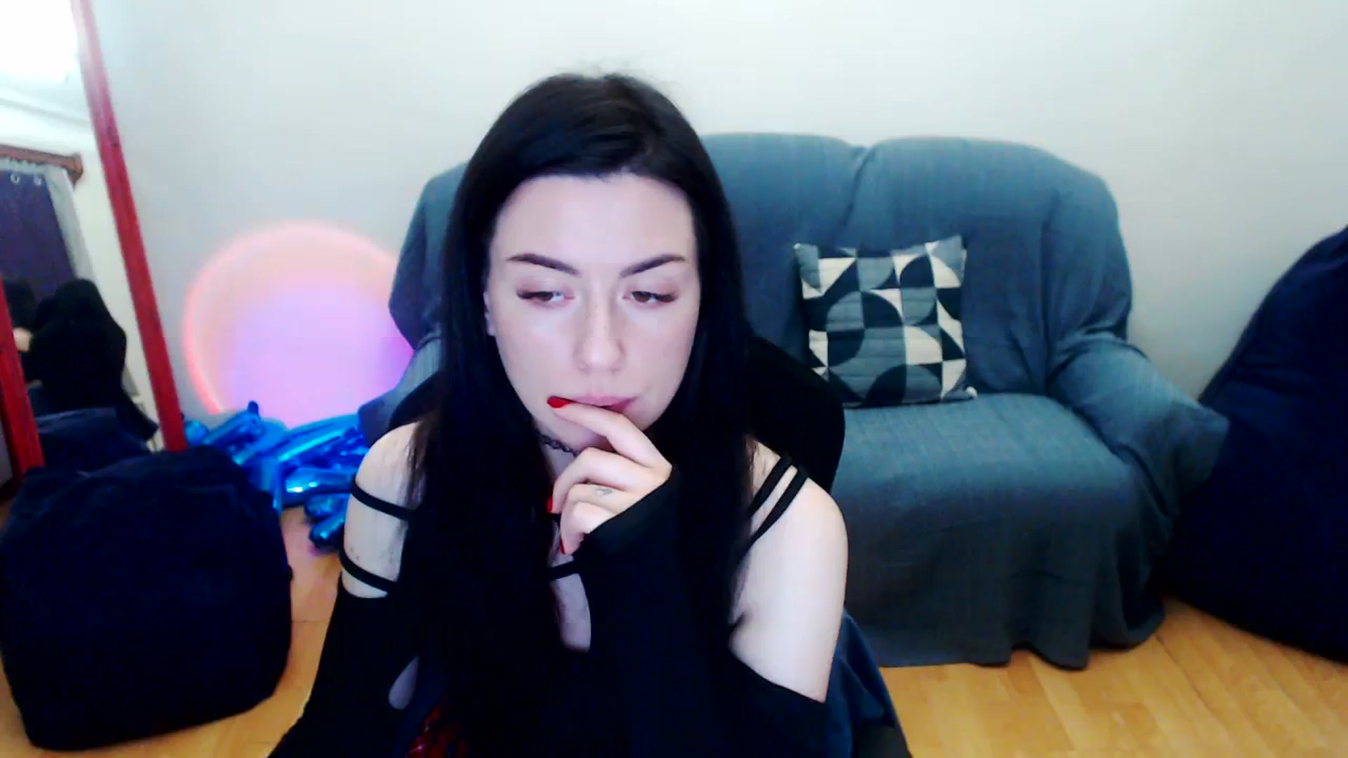 Gallery image thumbnail from Takemecloser's myfreecams stream on, 09/20/2023, 24:53 image 18 of 20