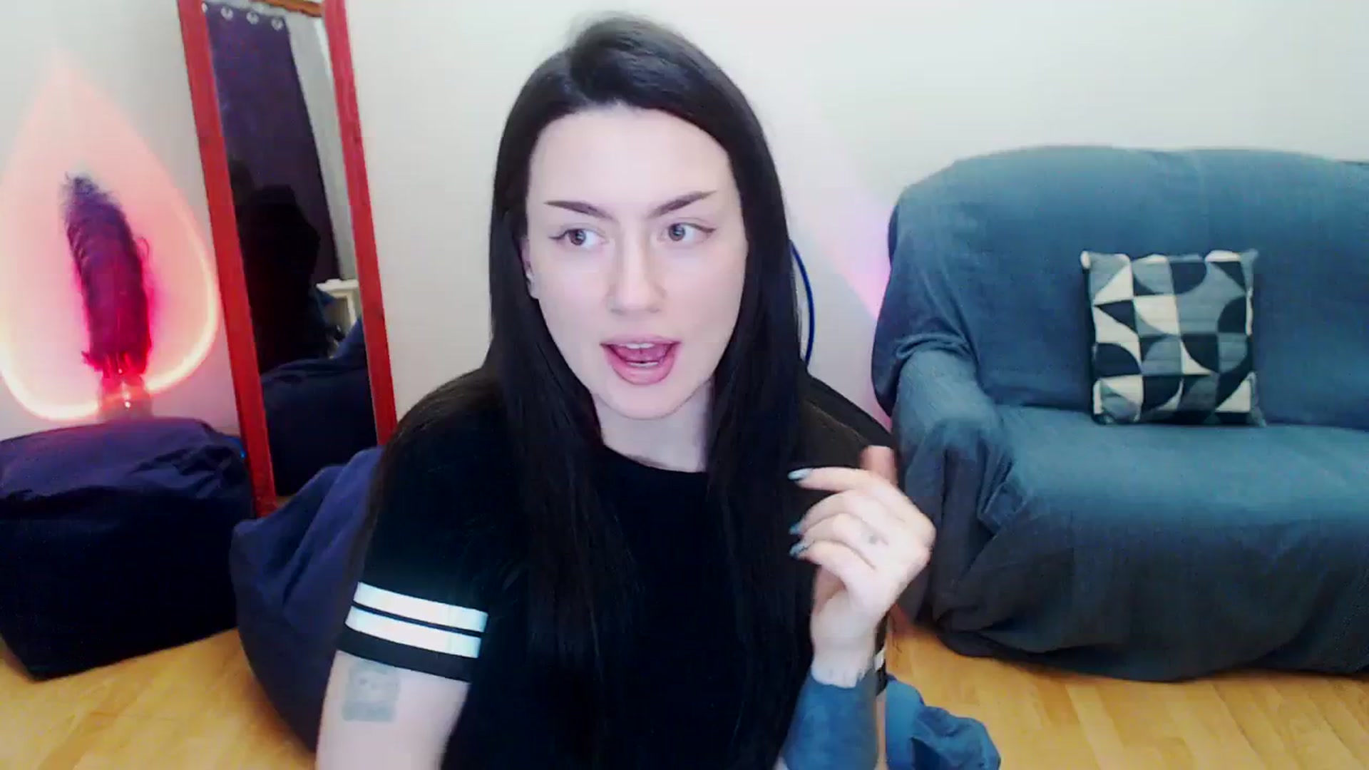 Gallery image thumbnail from Takemecloser's myfreecams stream on, 11/20/2023, 06:20 image 18 of 20