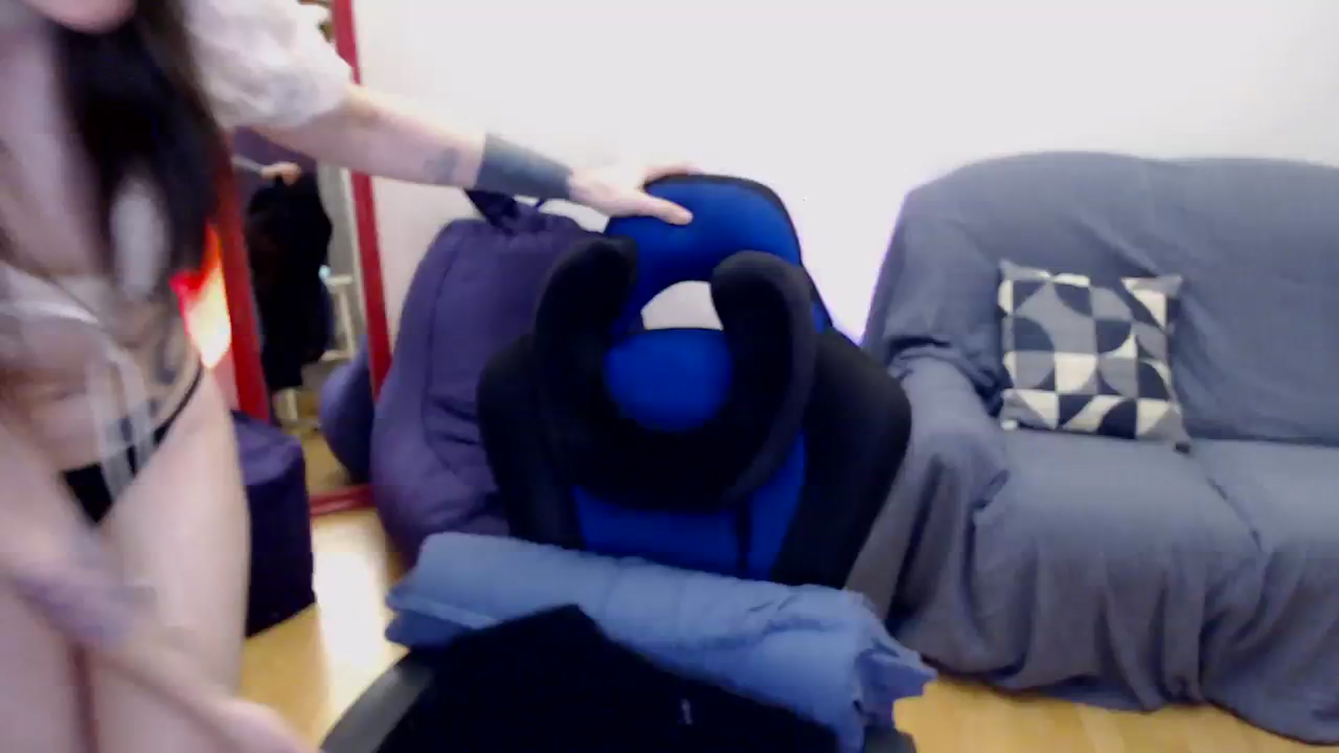 Gallery image thumbnail from Takemecloser's myfreecams stream on, 11/24/2023, 06:51 image 12 of 20