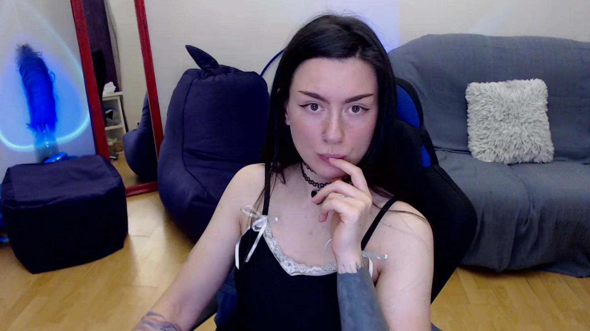 Gallery image thumbnail from Takemecloser's myfreecams stream on, 11/28/2023, 10:02 image 7 of 20