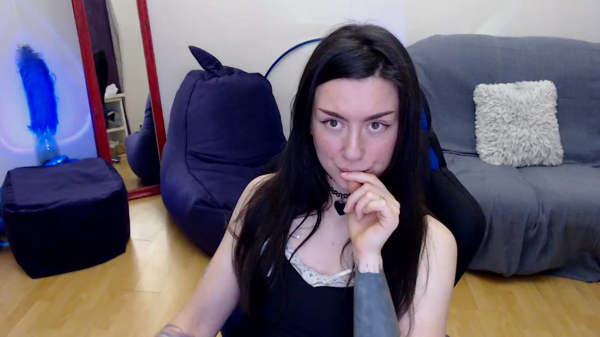Gallery image thumbnail from Takemecloser's myfreecams stream on, 11/28/2023, 10:02 image 16 of 20