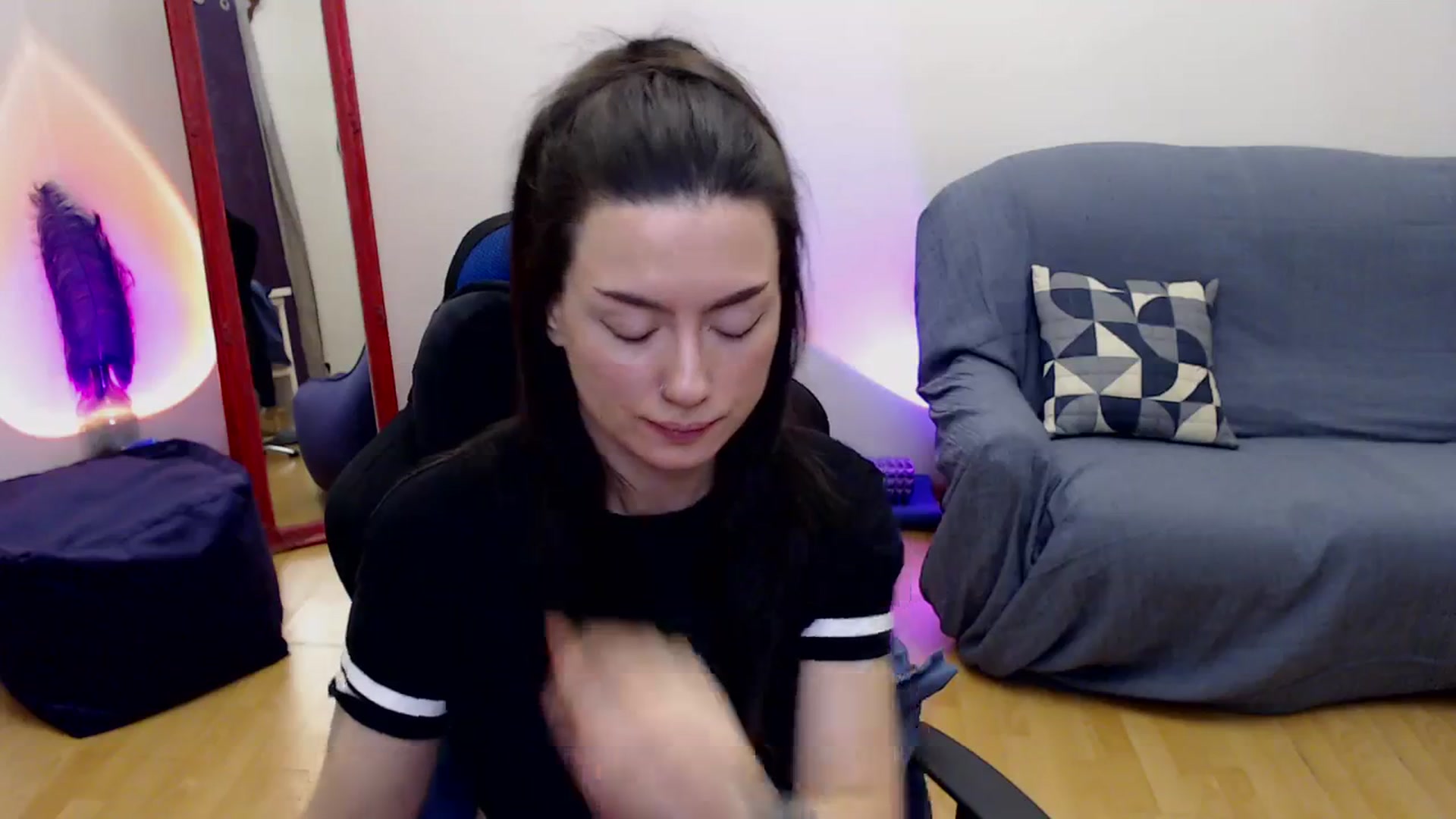 Gallery image thumbnail from Takemecloser's myfreecams stream on, 12/06/2023, 06:57 image 19 of 20