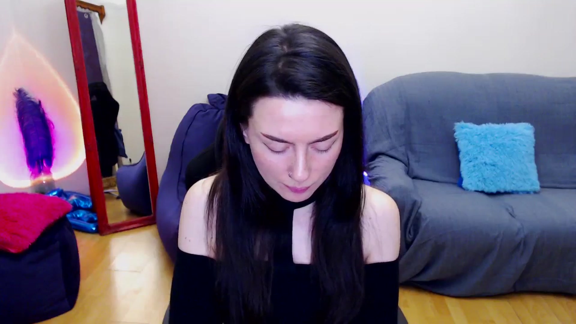 Gallery image thumbnail from Takemecloser's myfreecams stream on, 12/11/2023, 24:38 image 17 of 20