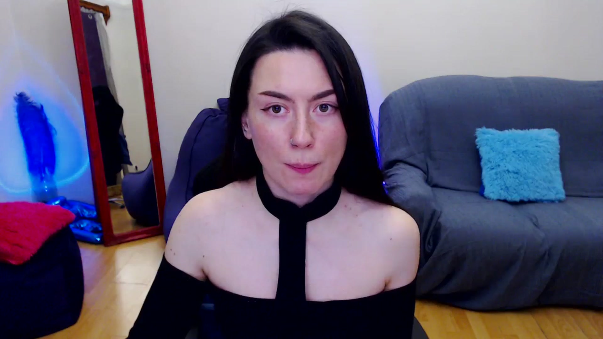 Gallery image thumbnail from Takemecloser's myfreecams stream on, 12/11/2023, 24:38 image 16 of 20