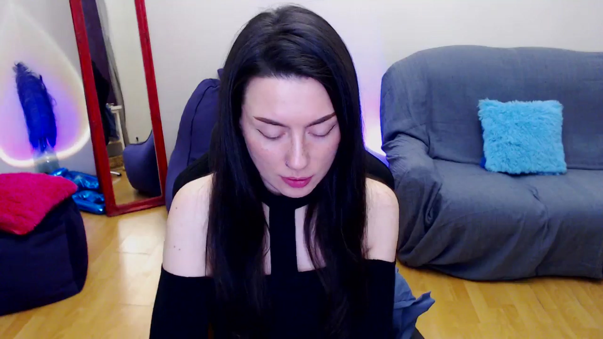 Gallery image thumbnail from Takemecloser's myfreecams stream on, 12/11/2023, 24:38 image 6 of 20