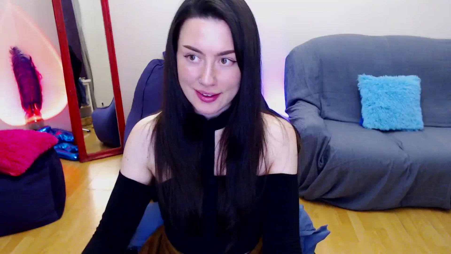 Gallery image thumbnail from Takemecloser's myfreecams stream on, 12/11/2023, 24:38 image 2 of 20