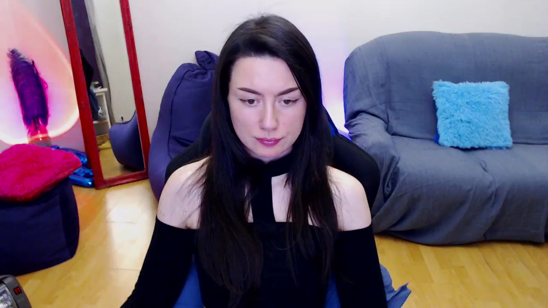 Gallery image thumbnail from Takemecloser's myfreecams stream on, 12/11/2023, 03:47 image 17 of 20