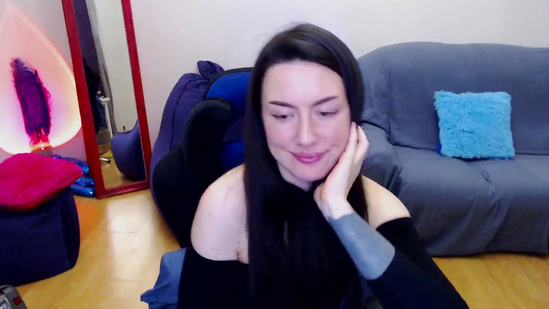 Gallery image thumbnail from Takemecloser's myfreecams stream on, 12/11/2023, 03:47 image 10 of 20