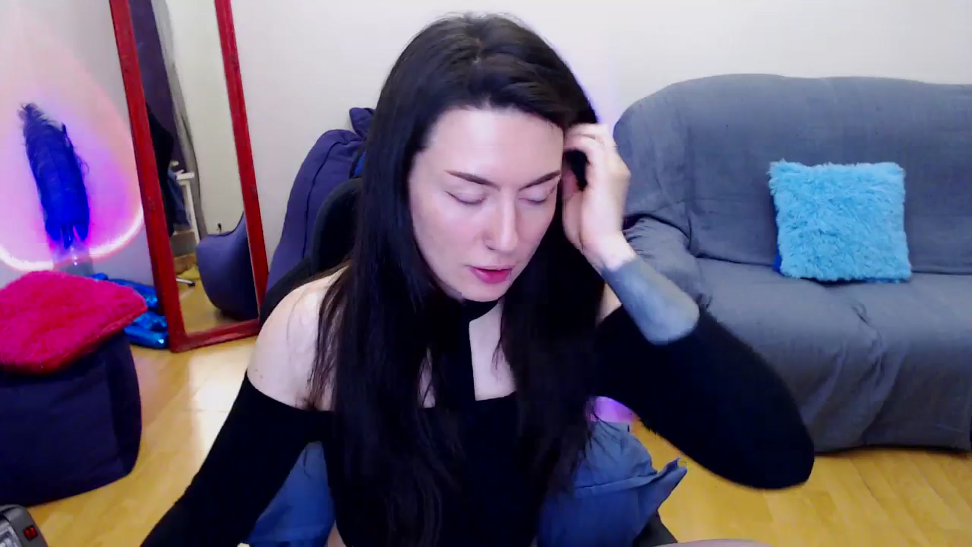 Gallery image thumbnail from Takemecloser's myfreecams stream on, 12/11/2023, 03:47 image 7 of 20