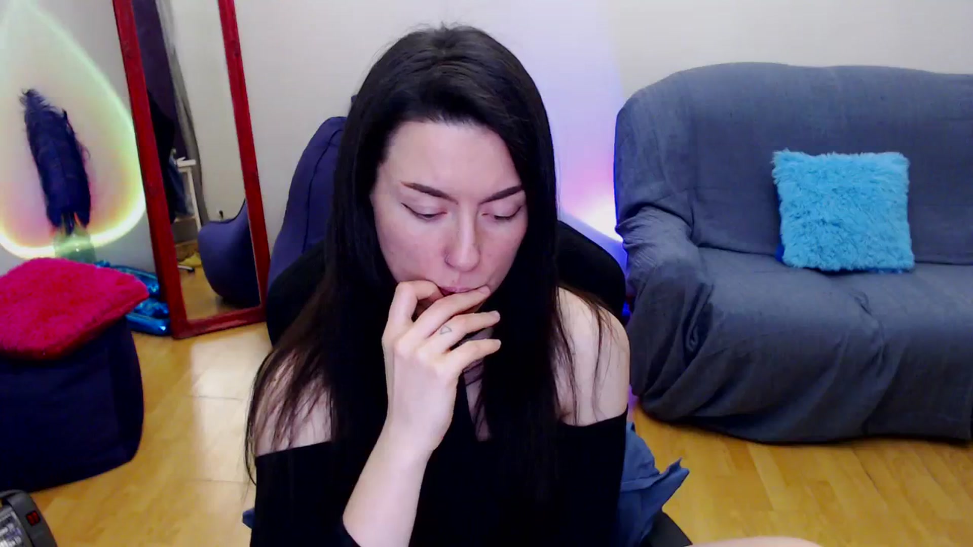 Gallery image thumbnail from Takemecloser's myfreecams stream on, 12/11/2023, 03:47 image 20 of 20