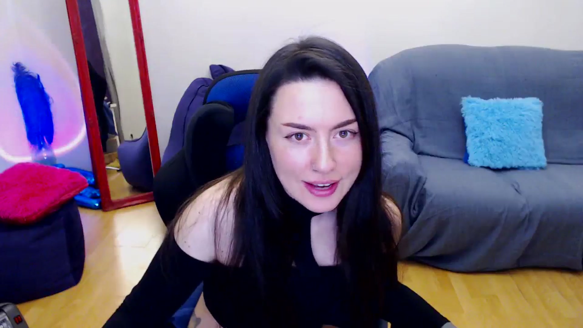 Gallery image thumbnail from Takemecloser's myfreecams stream on, 12/11/2023, 03:47 image 8 of 20