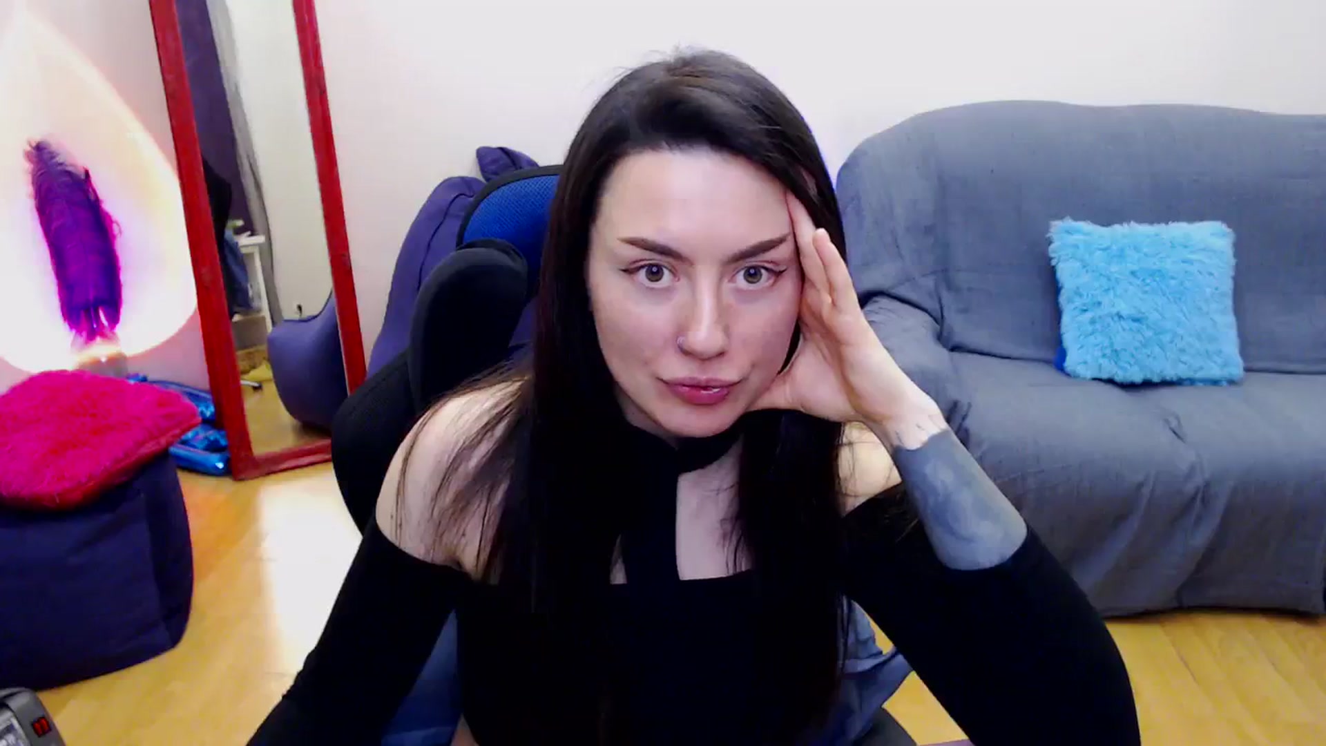 Gallery image thumbnail from Takemecloser's myfreecams stream on, 12/11/2023, 03:47 image 12 of 20