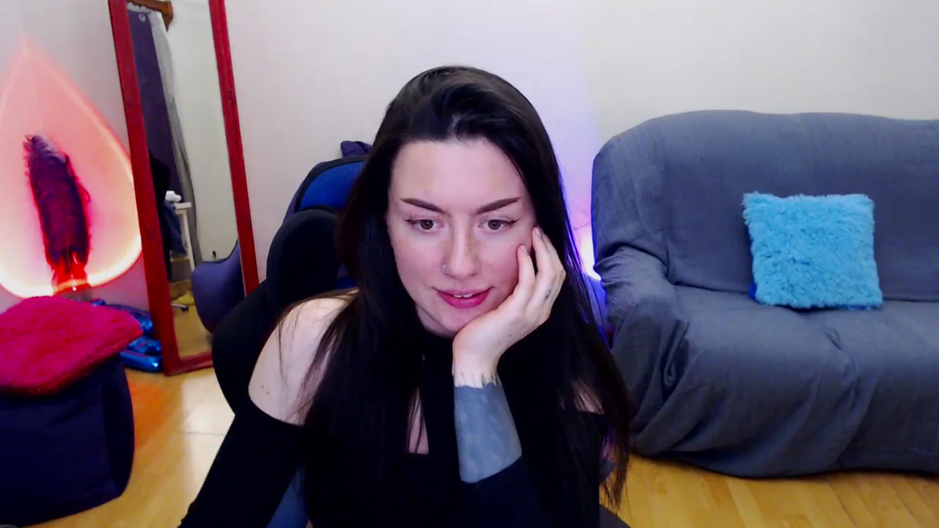 Gallery image thumbnail from Takemecloser's myfreecams stream on, 12/11/2023, 03:47 image 3 of 20
